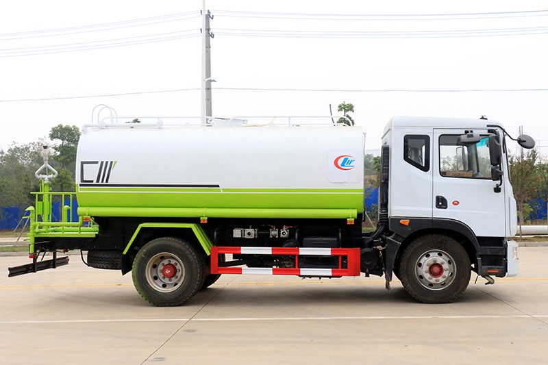 國(guó)六東風(fēng)D9 12噸-14噸灑水車