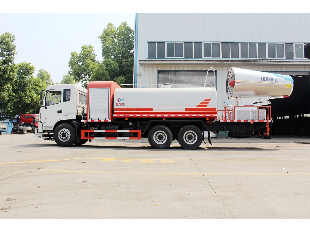 國六東風隨專后雙橋16立方霧炮車/50-120米霧炮