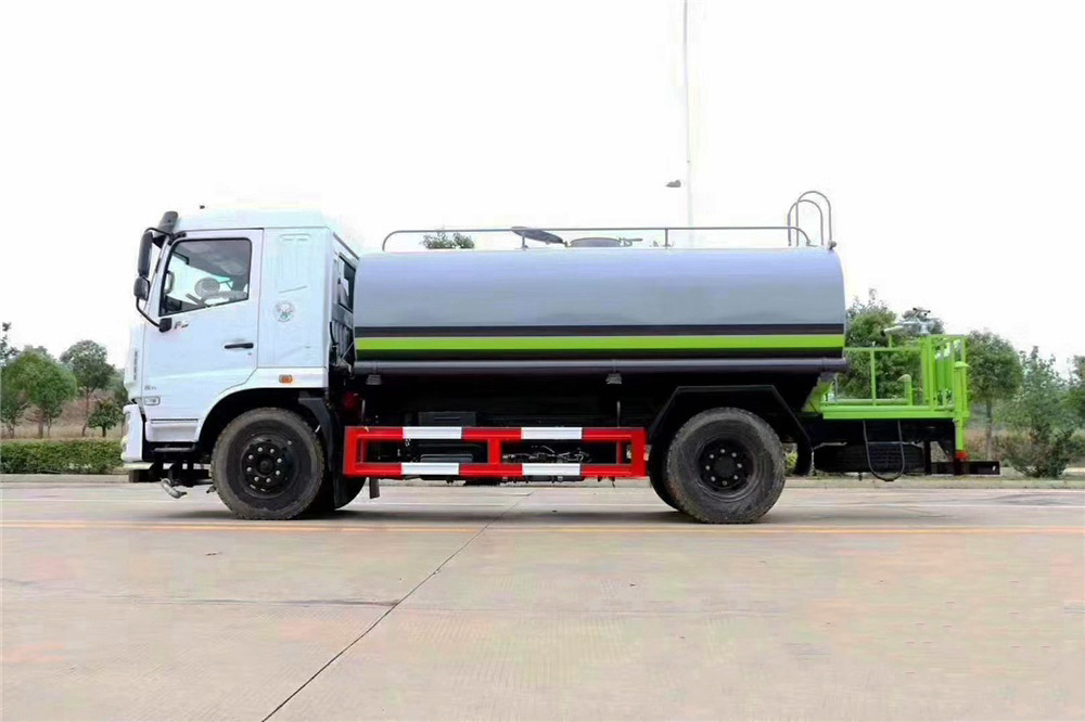 國(guó)六東風(fēng)華神F5 12立方灑水車