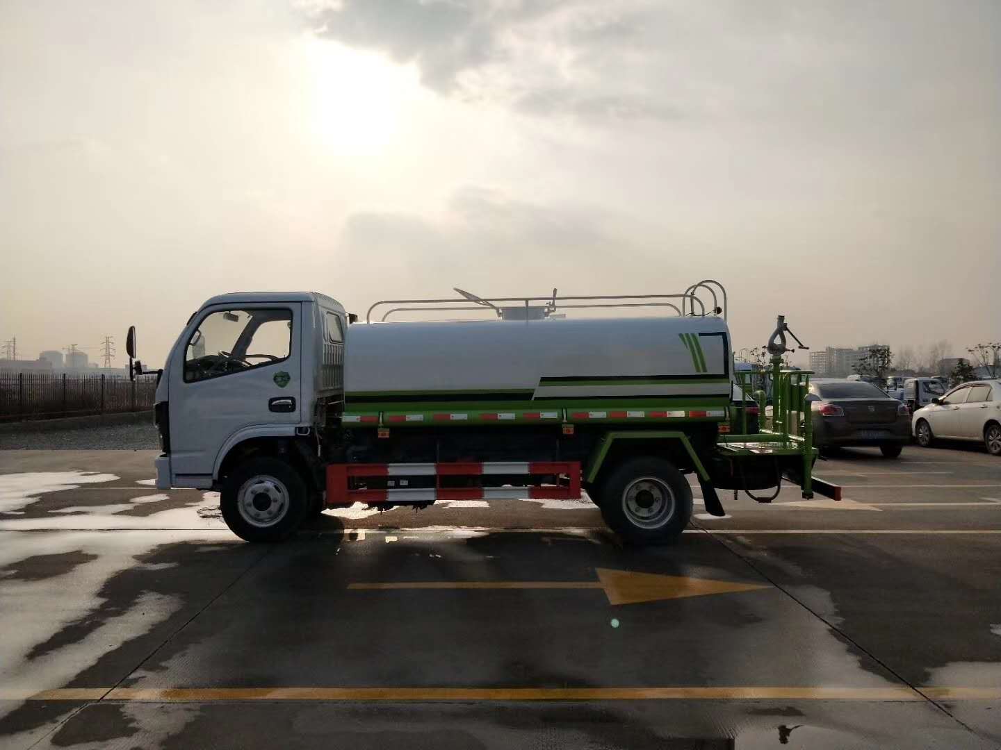 國六東風福瑞卡5噸灑水車