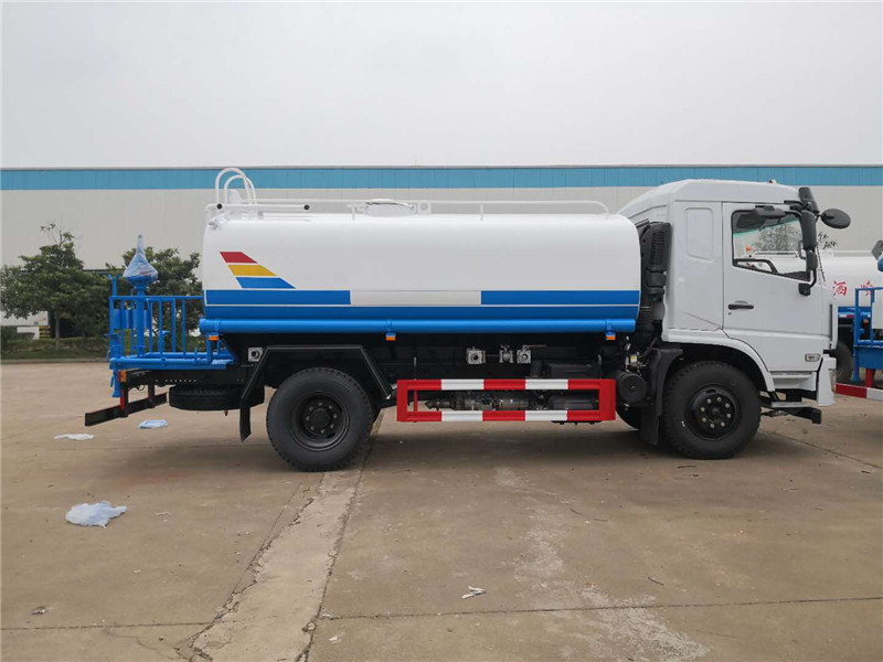 國六東風專底D3 12噸灑水車