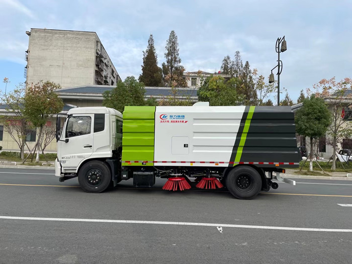 國(guó)六東風(fēng)天錦掃路車-程力洗掃車廠家