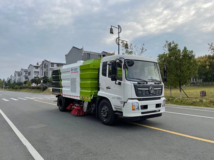 國(guó)六東風(fēng)天錦掃路車-程力洗掃車廠家