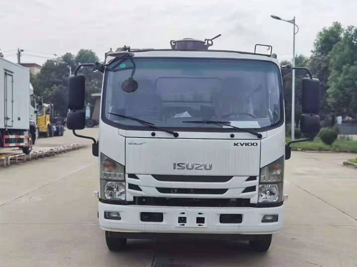 國六五十鈴洗掃車-程力集團(tuán)洗掃車廠