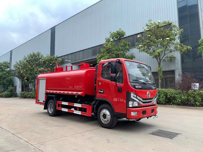 國六東風(fēng)小多利卡5噸消防灑水車_5噸消防灑水車價(jià)格_5方消防灑水車_程力專用汽車